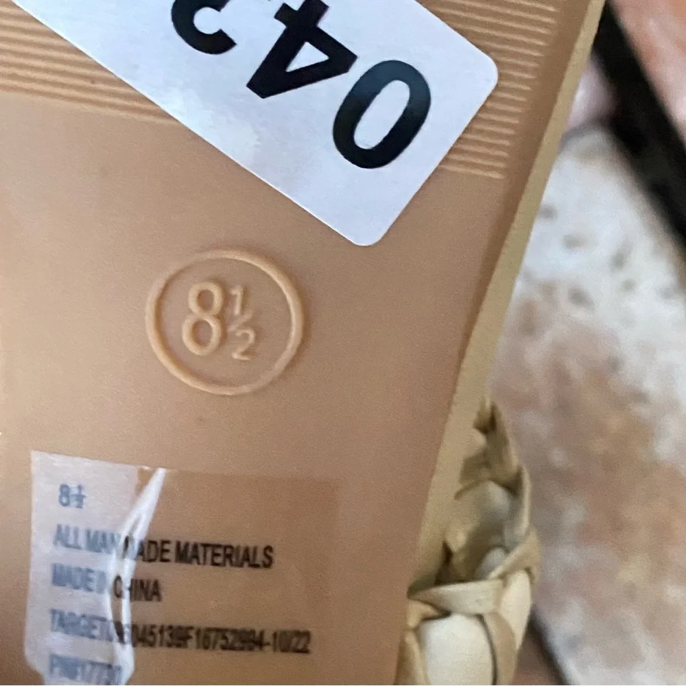 Universal Thread Cream Women's Sandals - Picture 3 of 5